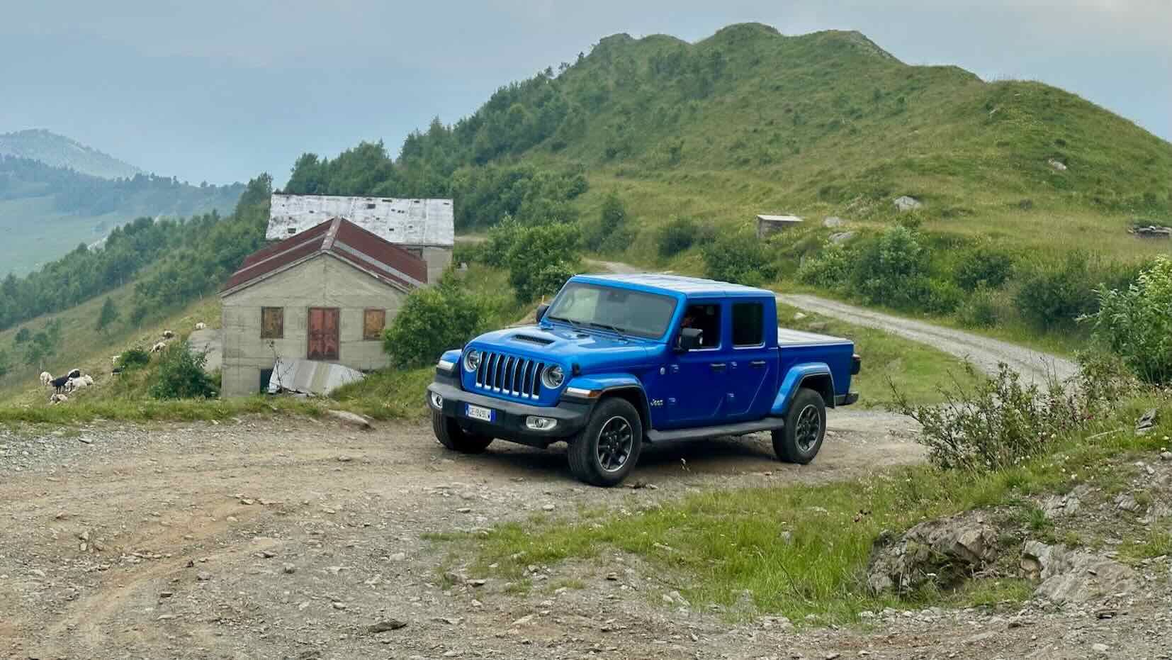 jeep-gladiator-01.jpeg