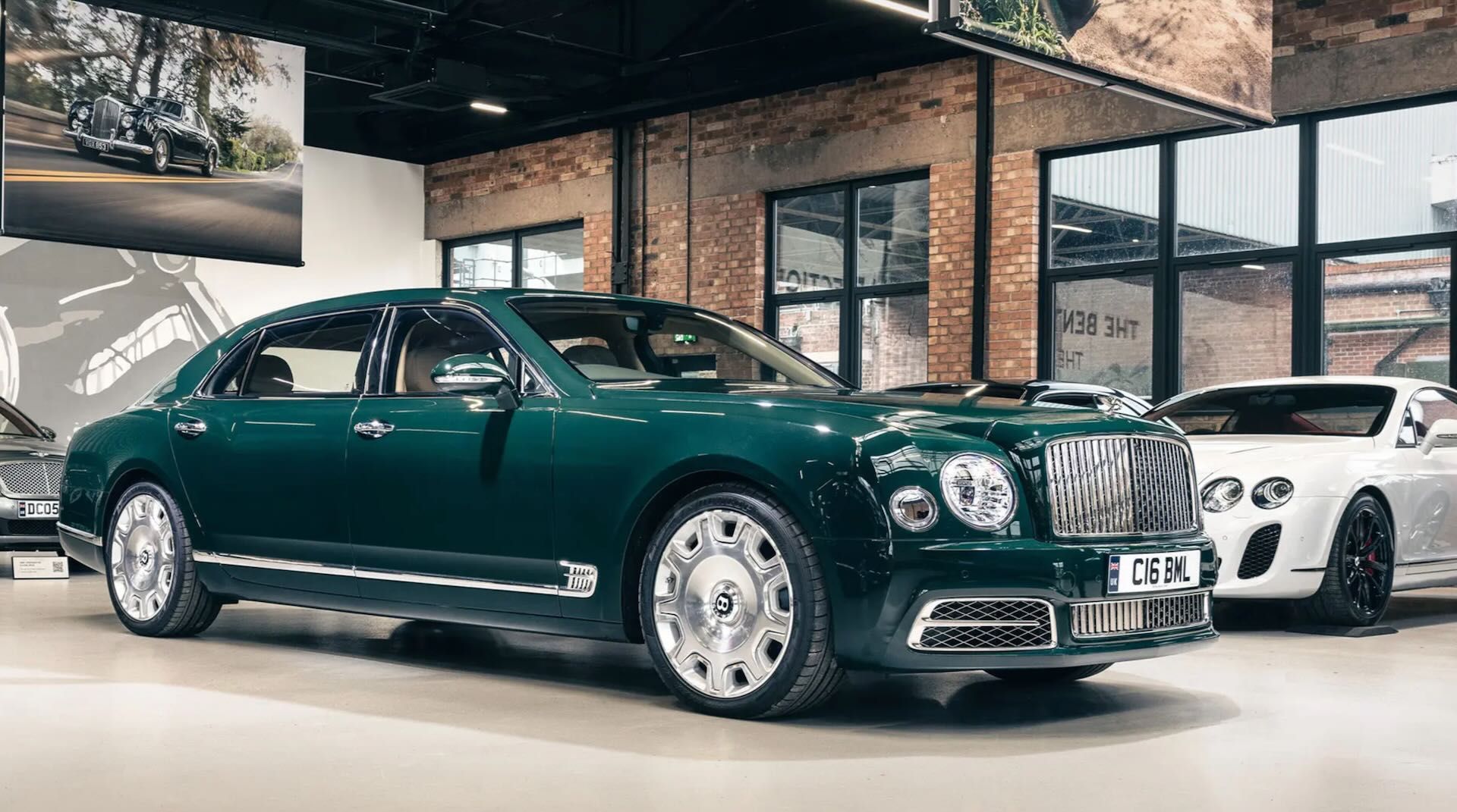 Bentley-Mulsanne-Regina-Elisabetta-II-1.jpeg
