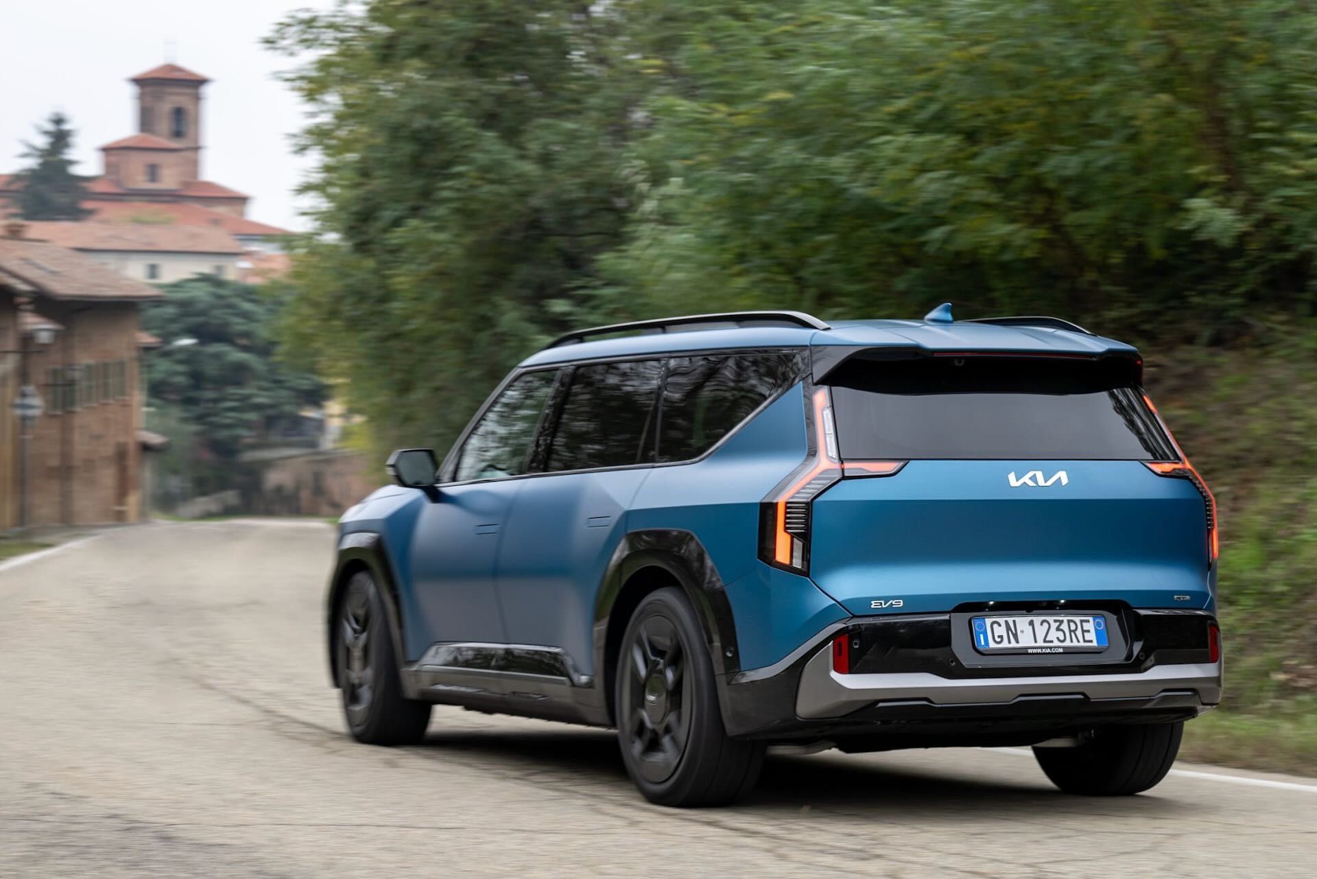 Kia-EV9-prova-su strada-8.jpeg