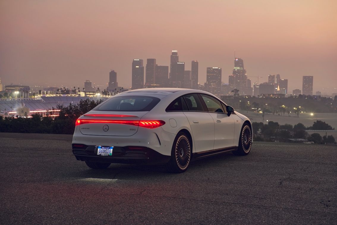 2_mercedes-amg eqs_53_rear.jpg