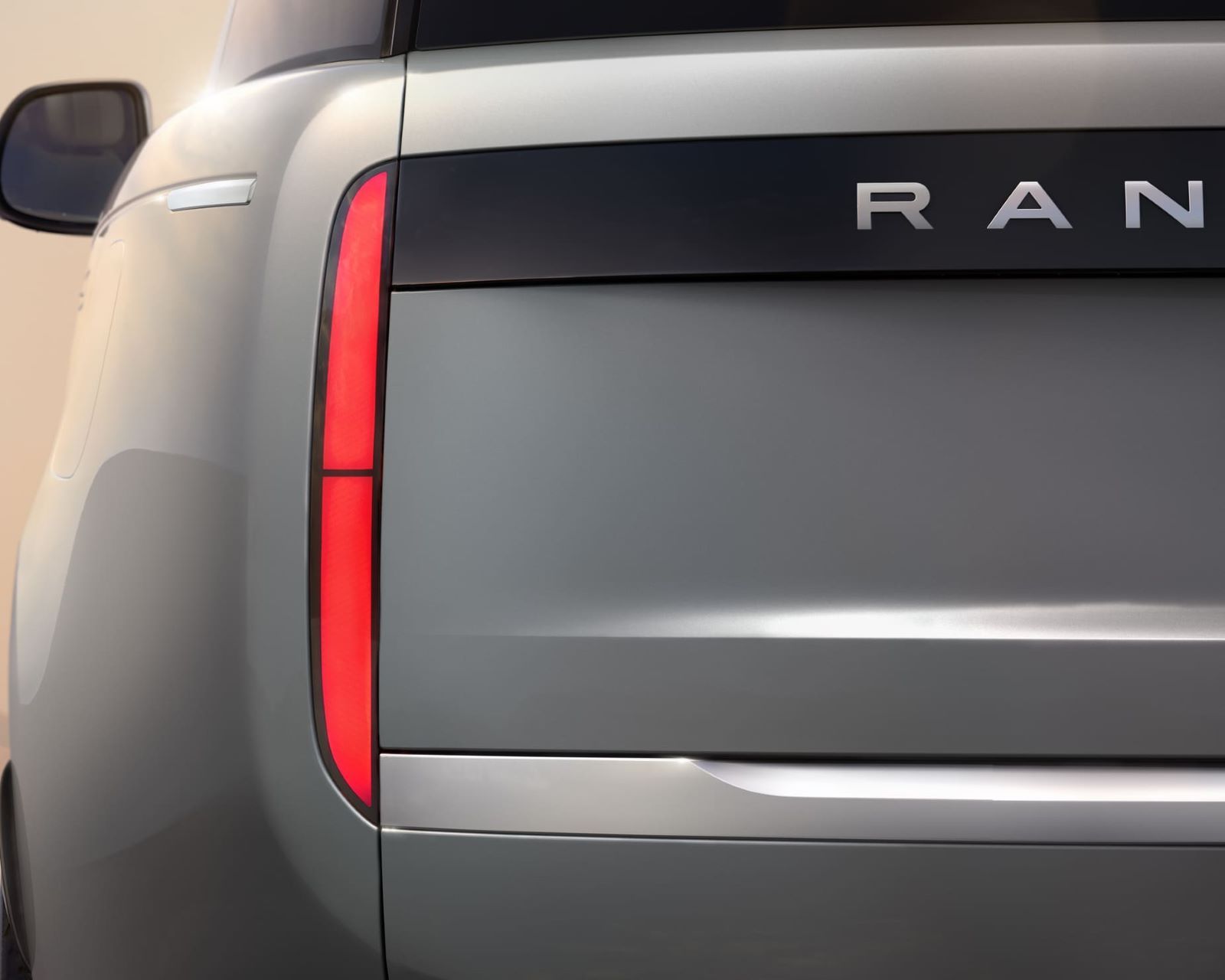 Range-Rover-Electric_2.jpg