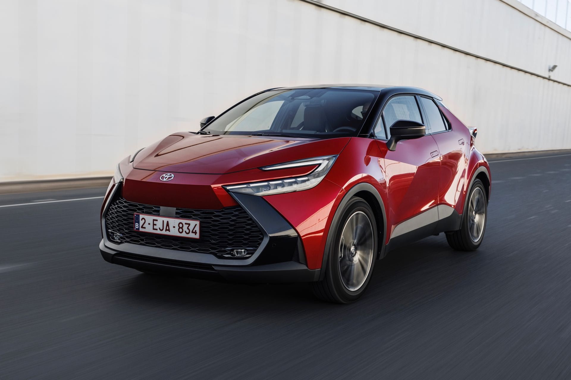 Toyota-C-HR-HEV-140-2.jpg