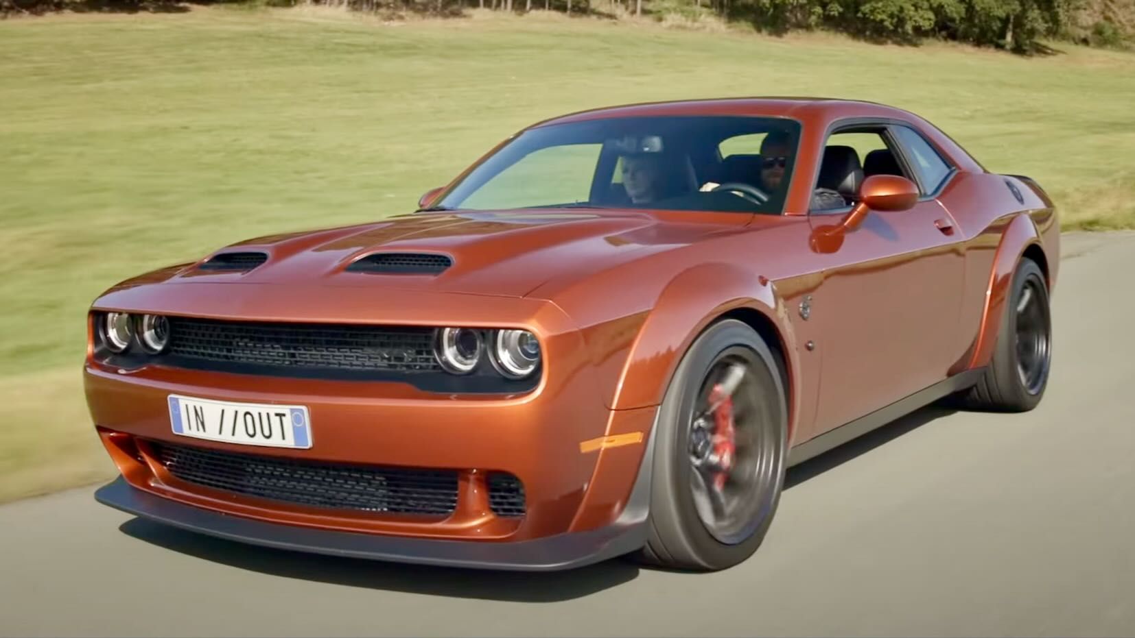 dodge-challenger-in-out-video-episodio3_07.jpeg