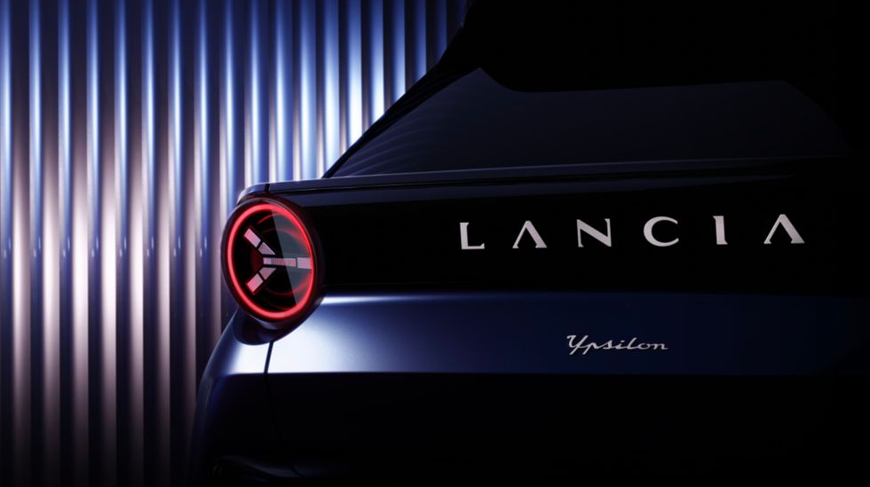 nuova-lancia-ypsilon-teaser-luce-posteriore.jpg