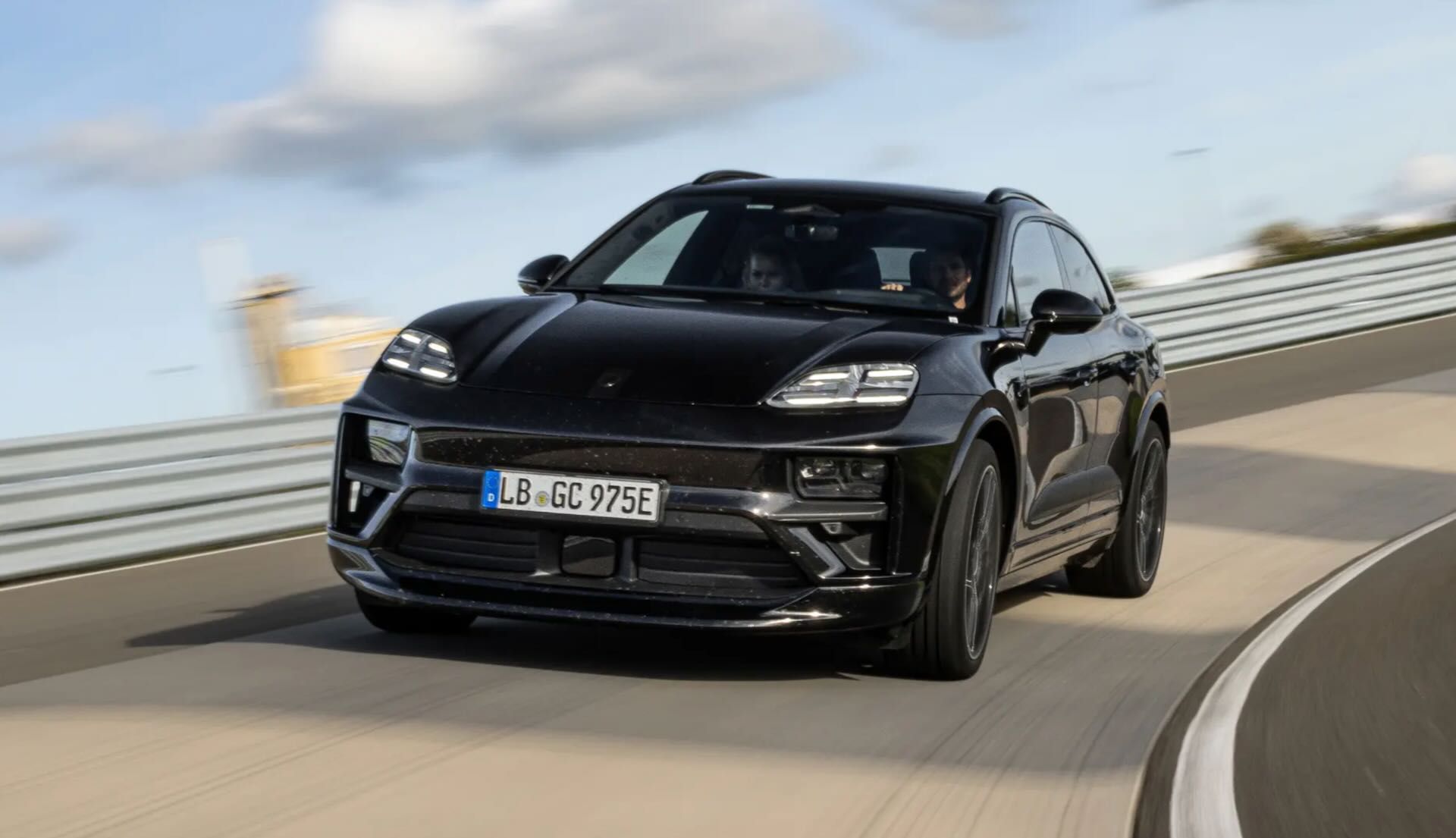 nuova-porsche-macan-elettrica-1.jpeg