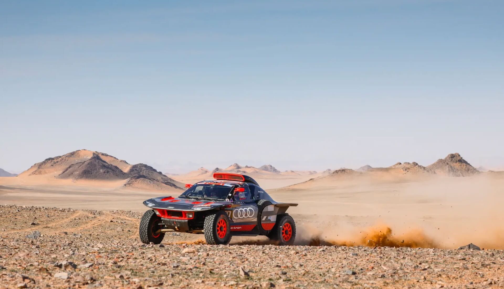 Audi-RS Q-e-tron-2024-Carlos-Sainz-Dakar-10.jpeg