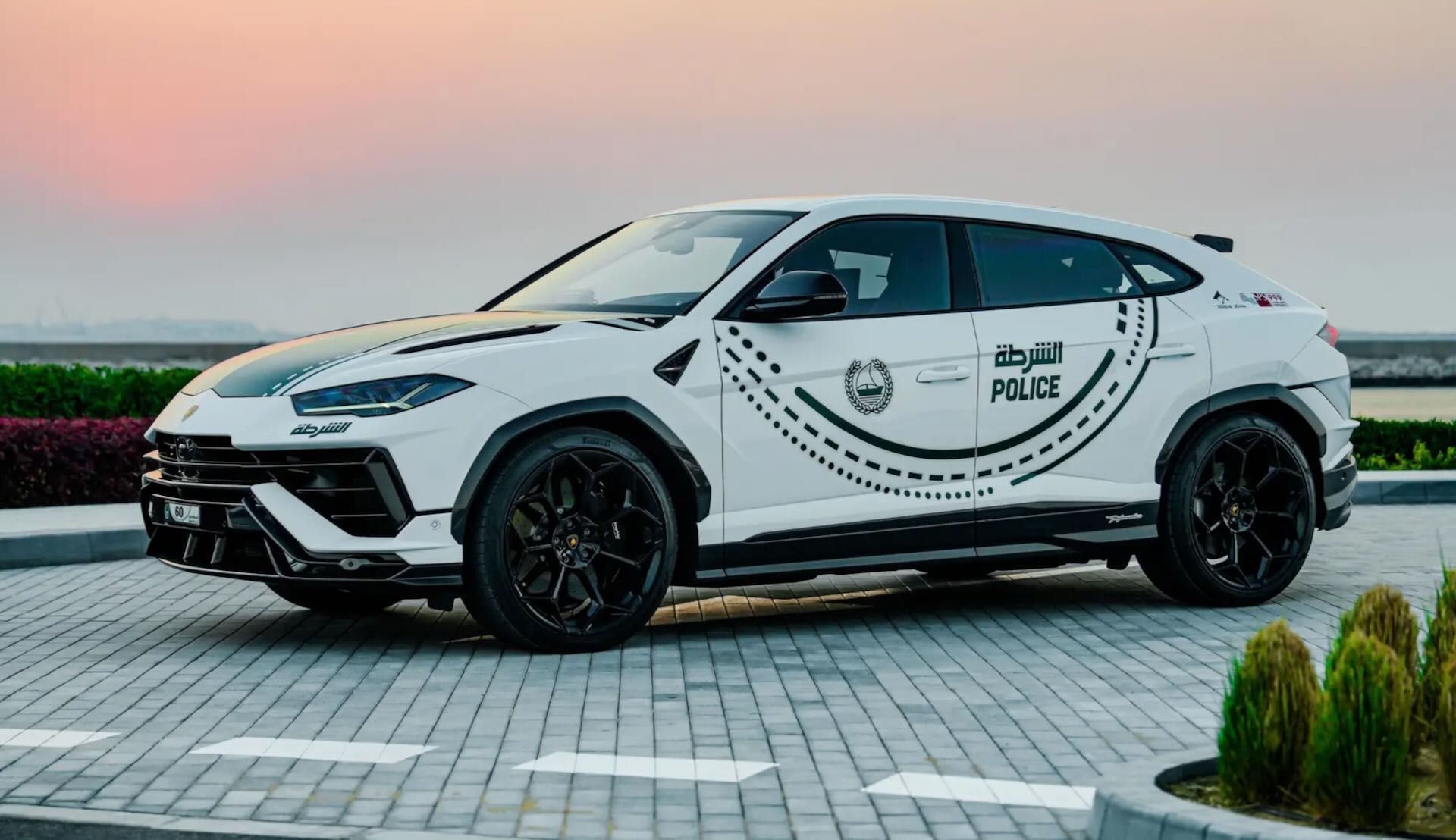 Lamborghini-Urus-Performante-Polizia-Dubai-2.jpeg