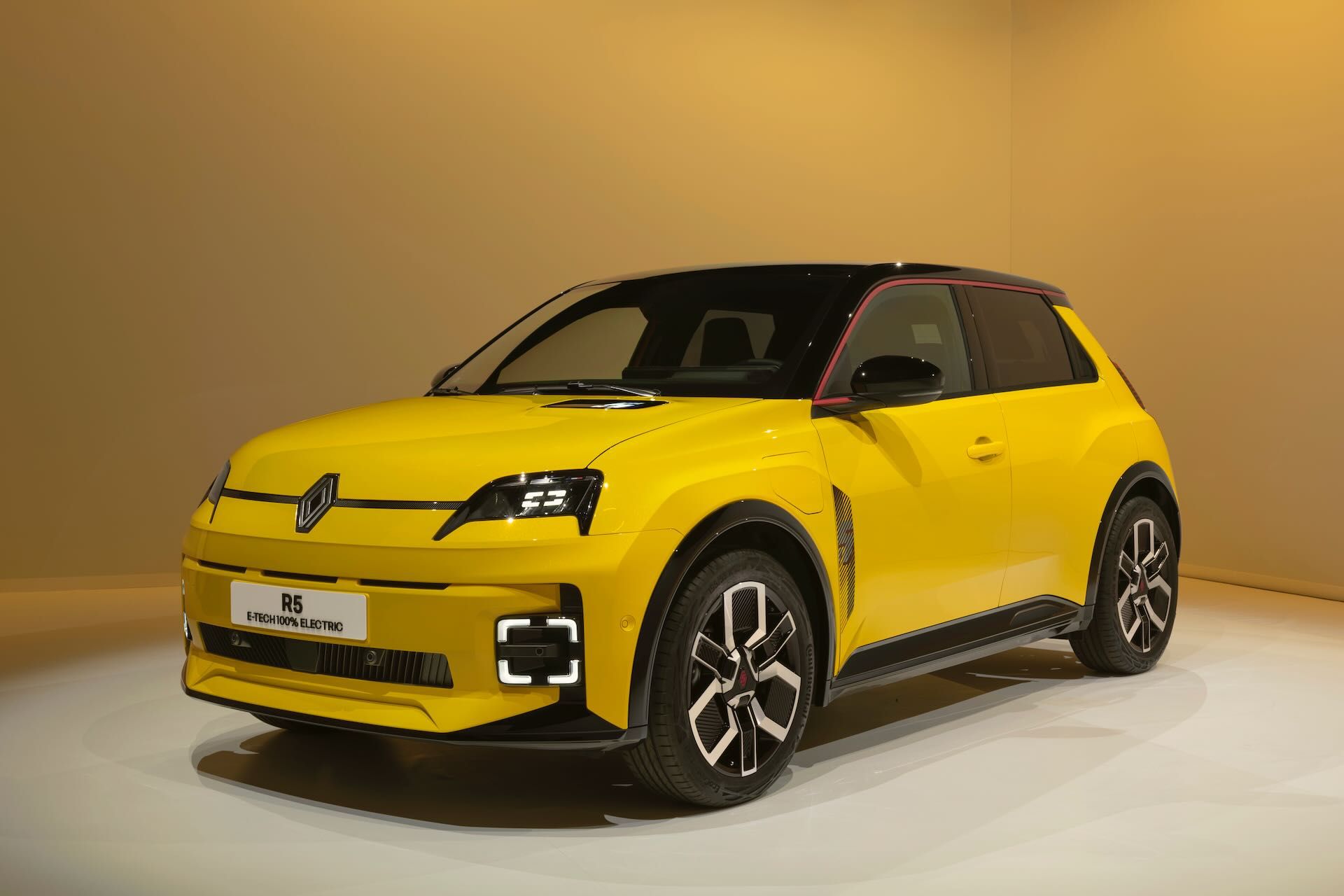 Renault-5-E-Tech-Electric-2.jpeg