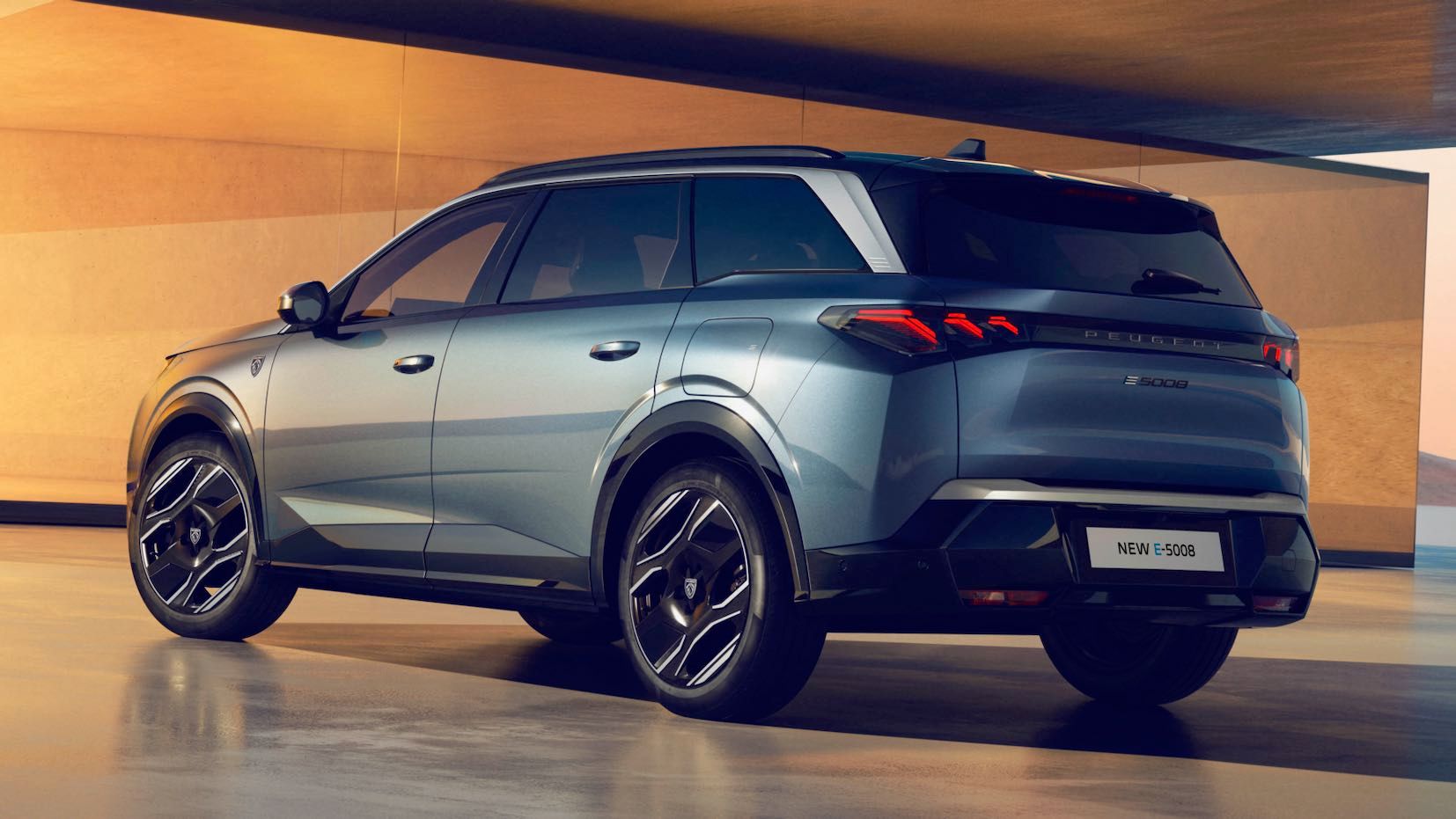 PEUGEOT_E5008_133.jpeg