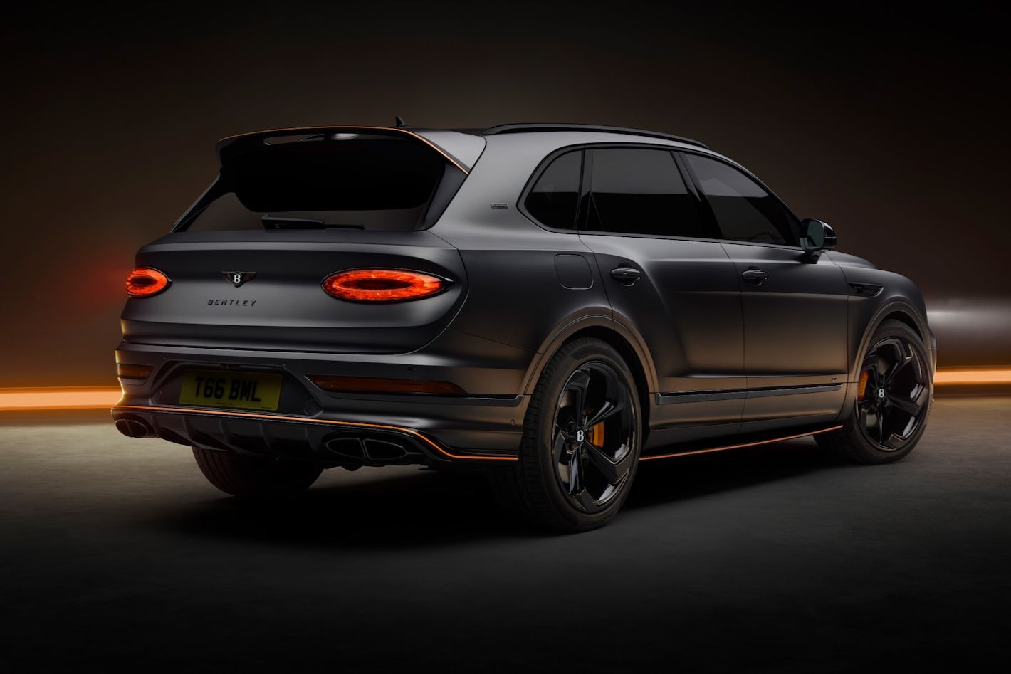Bentley-Bentayga-S Black-Edition-6.jpeg