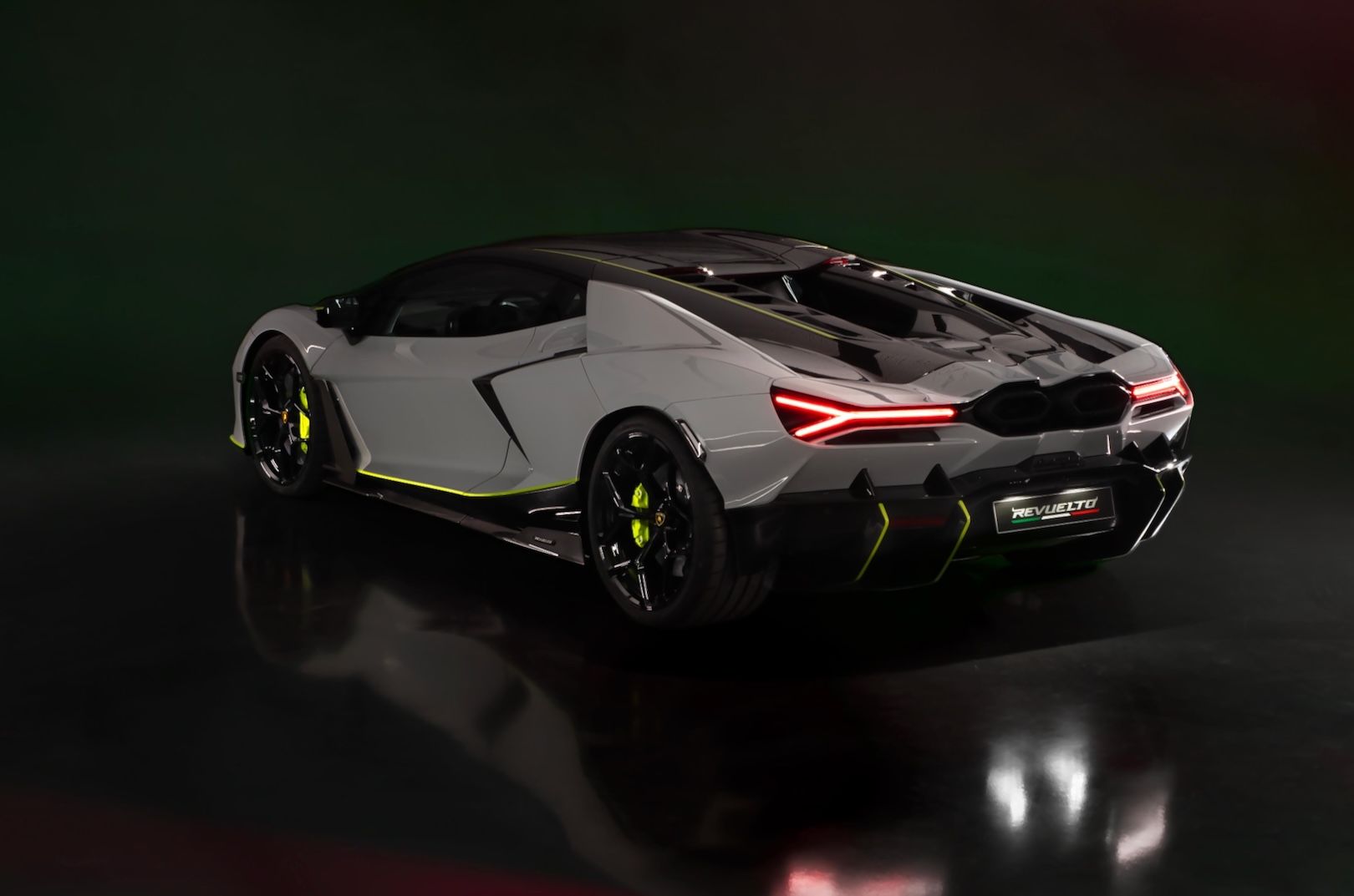Lamborghini-Revuelto-Ad-Personam-Arena-1.jpeg