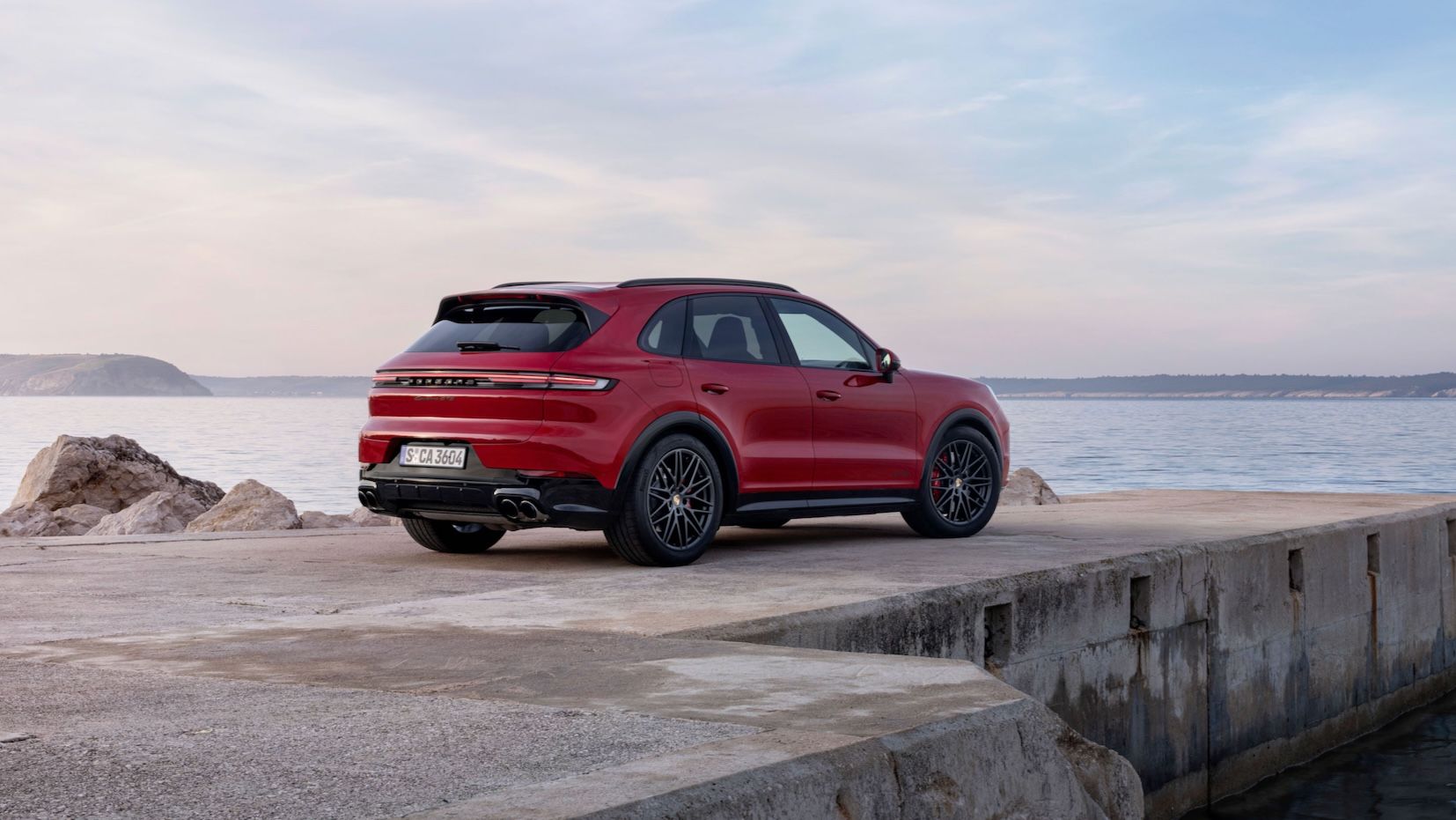 Porsche-Cayenne-GTS-2024_34.jpeg