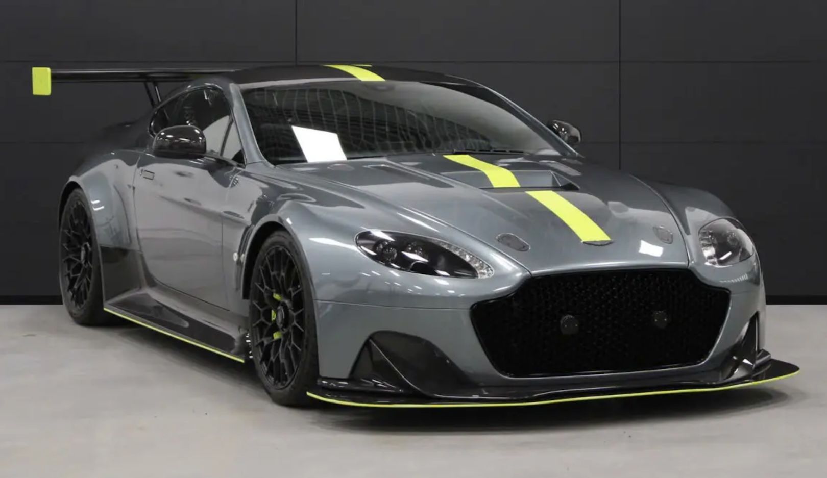 Aston-Martin-V8-Vantage-AMR-Pro-2.jpeg