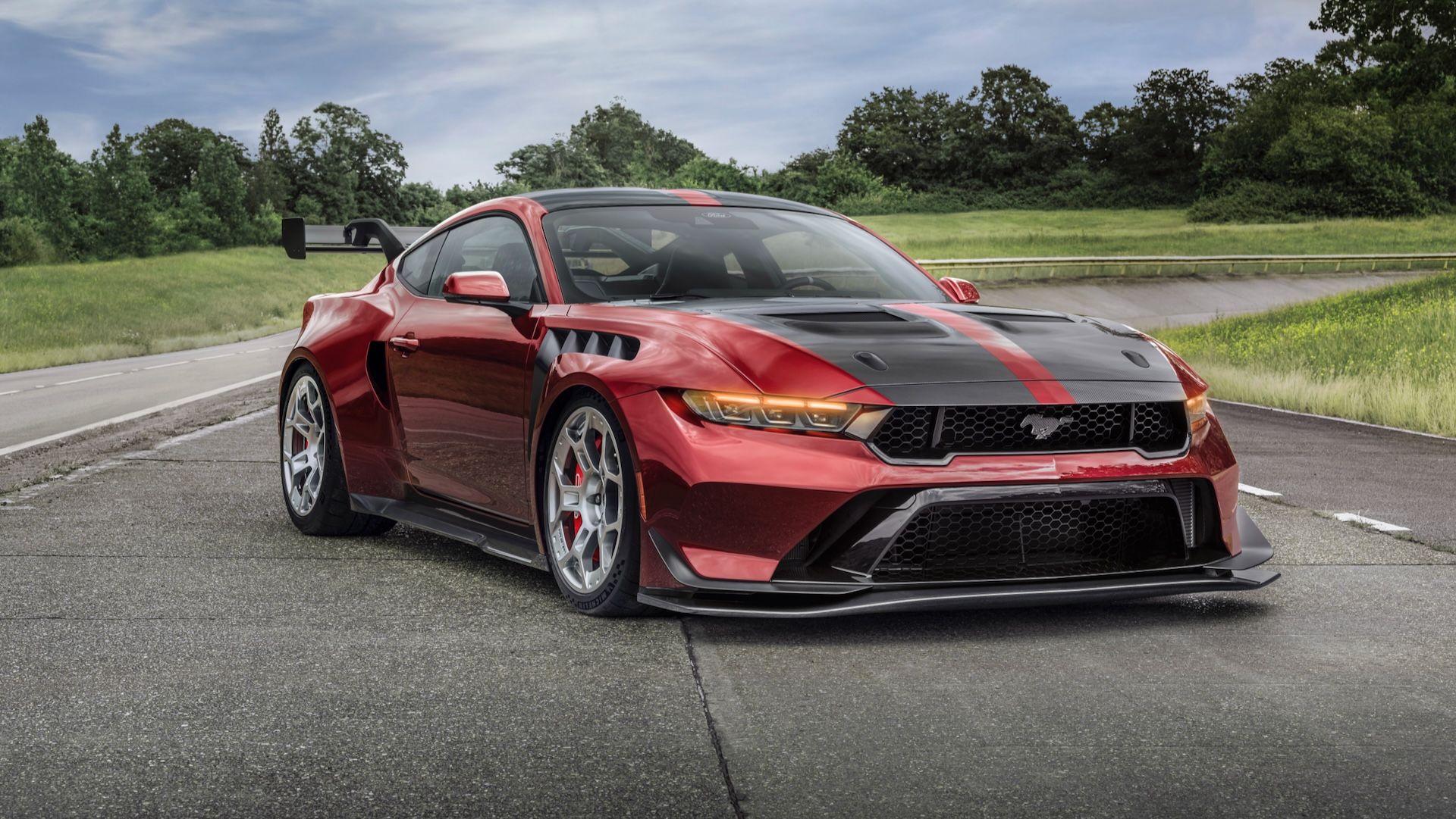 Ford-Mustang-GTD-2025-8_0.jpeg