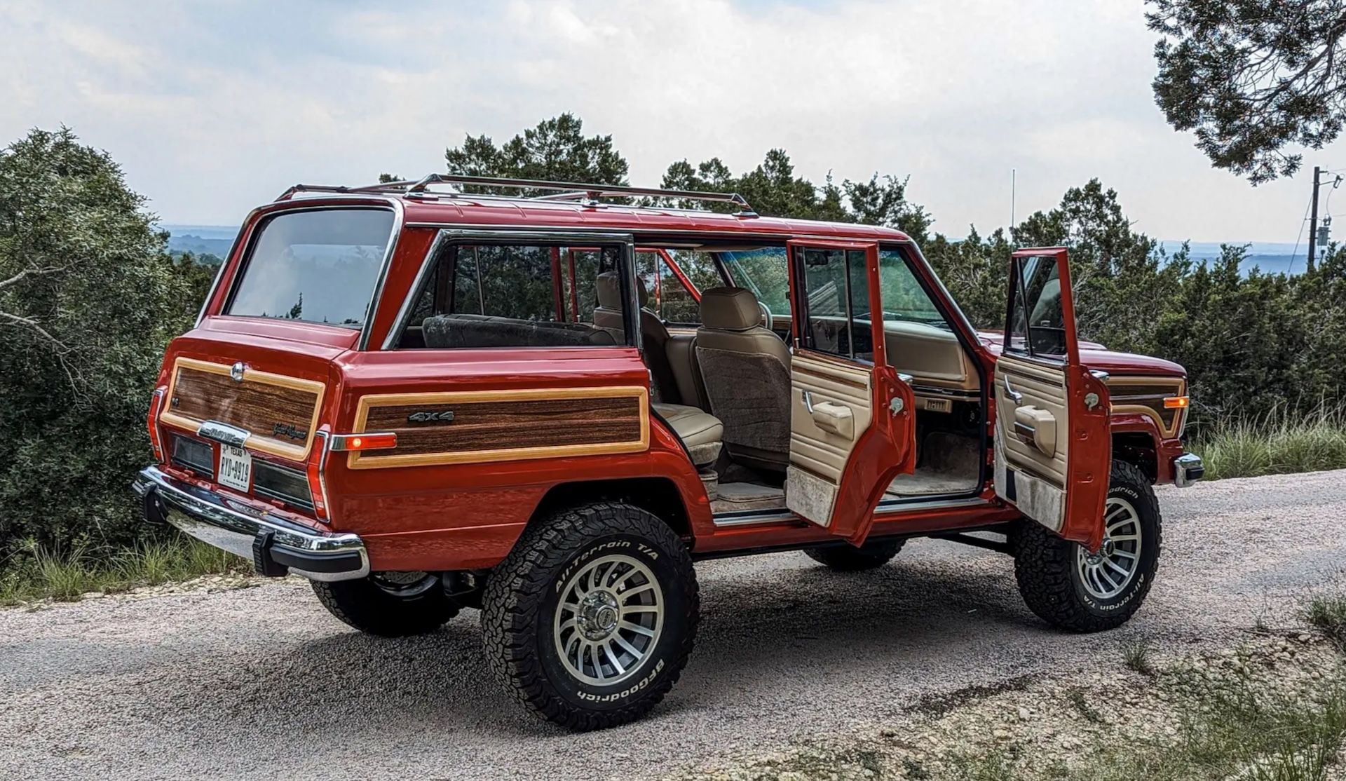 Vigilante-Jeep-Grand-Wagoneer-1988-Hellcat-V8-restomod-6_0.jpeg