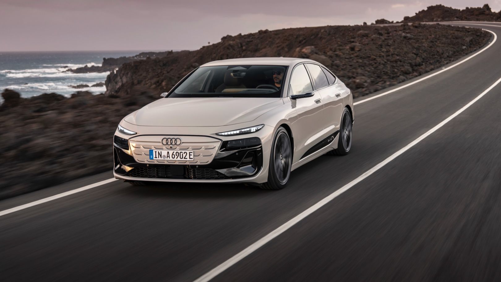 Audi-A6-S6-e-tron-Sèprtback-3.jpeg