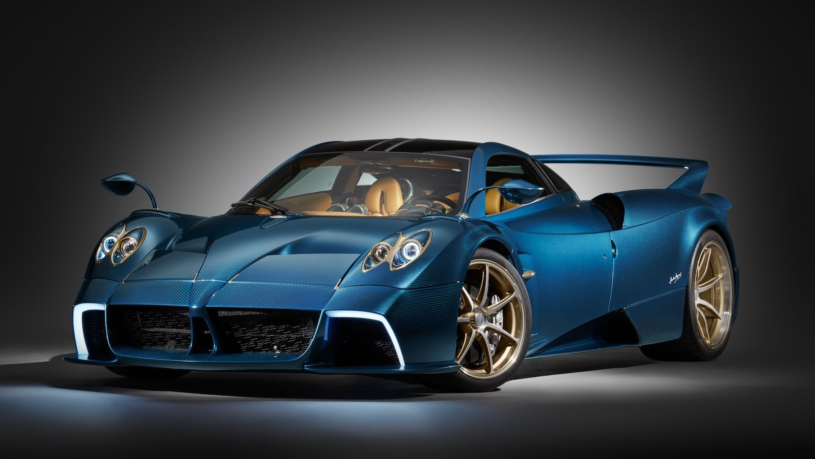 Pagani-Huayra-Epitome_2-1-4_Anteriore_Portiera-guidatore-chiusa.jpeg
