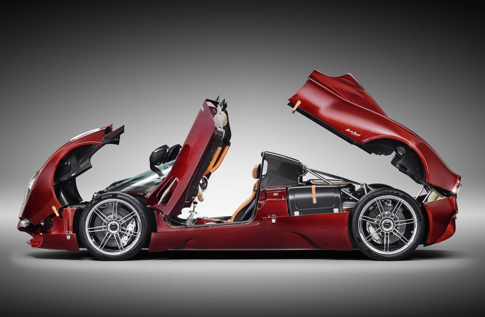 Pagani-Utopia-Roadster-010503-Laterale-aperta-totale.jpeg