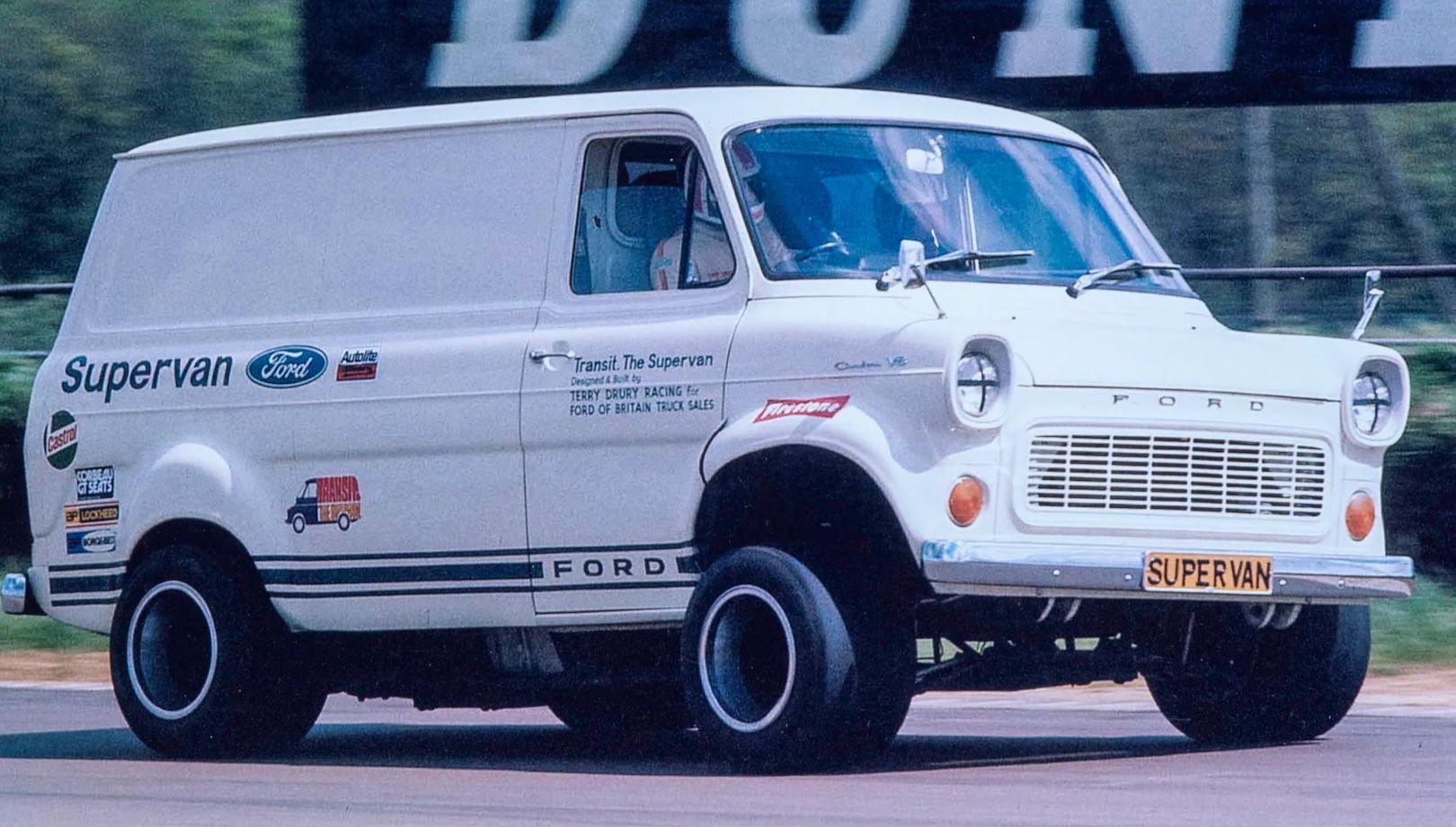 Ford-Transit-Supervan-1.jpeg
