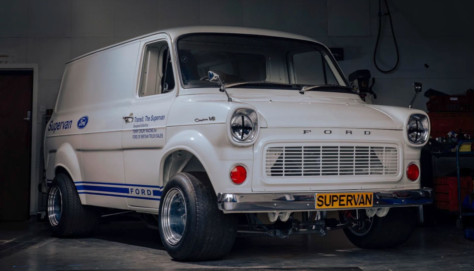 Ford-Transit-Supervan-5.jpeg