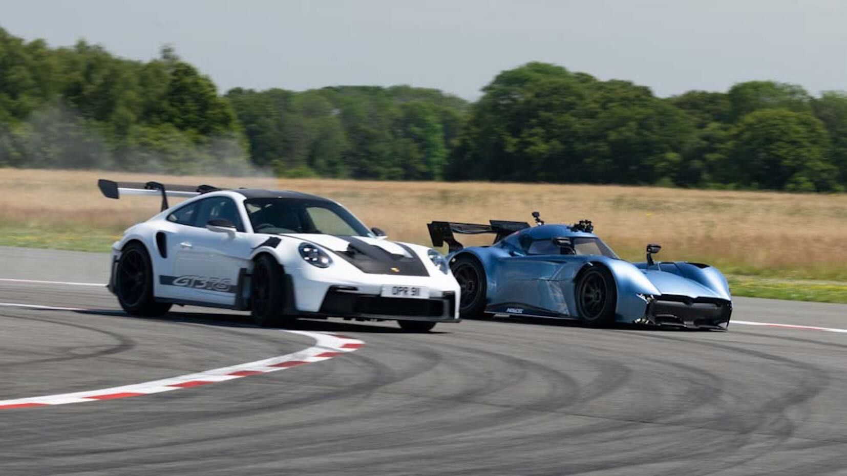 McMurtry-Spéirling-vs-Porsche-911-GT3-RS-DSC00428.jpeg