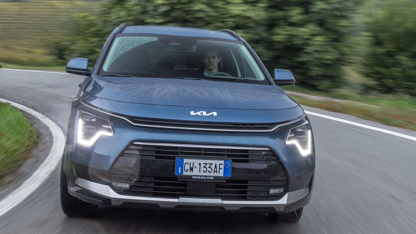 Kia_Niro_Tri_Fuel_din2.16.9.jpg