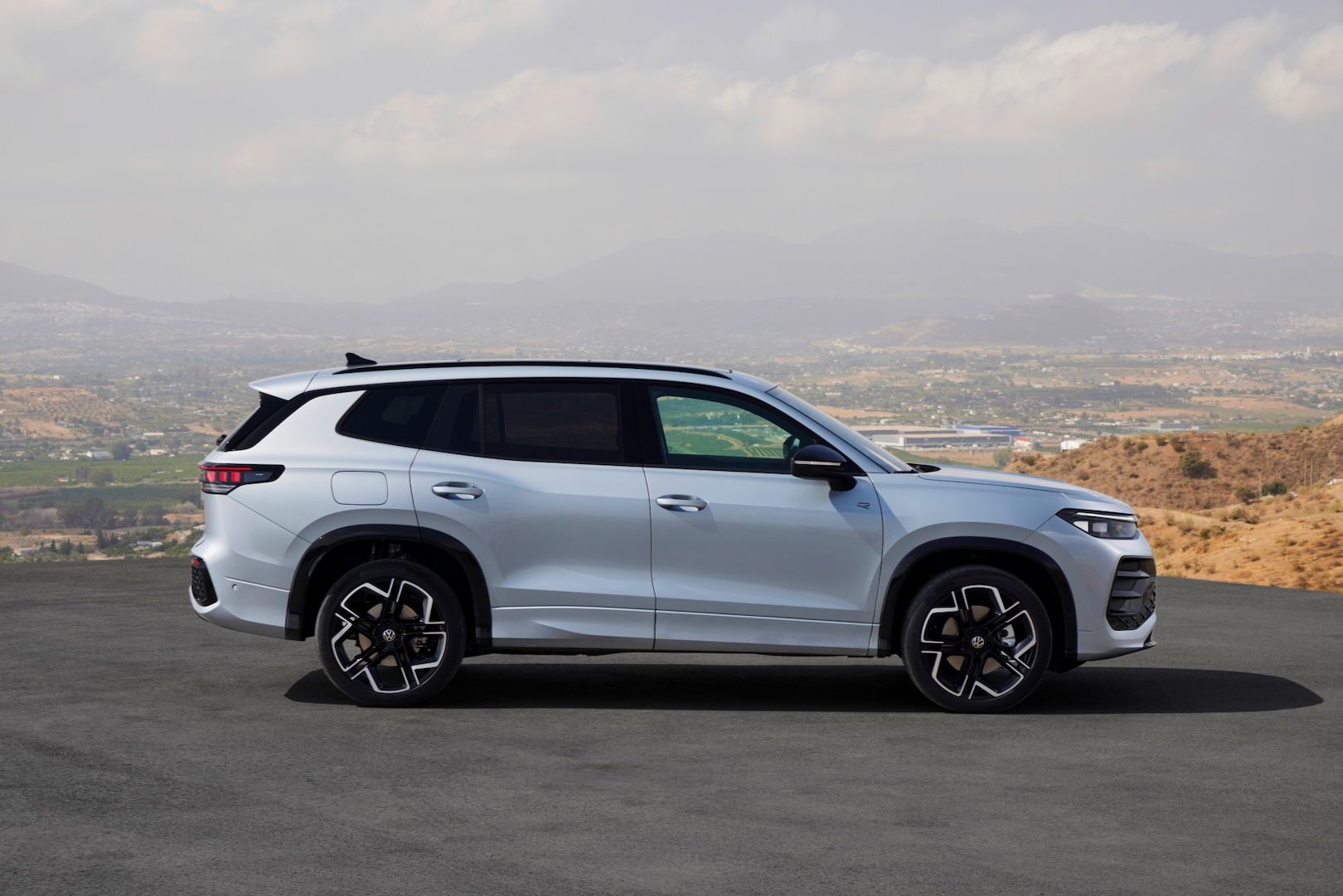 Volkswagen-Tayron-2024-6.jpeg