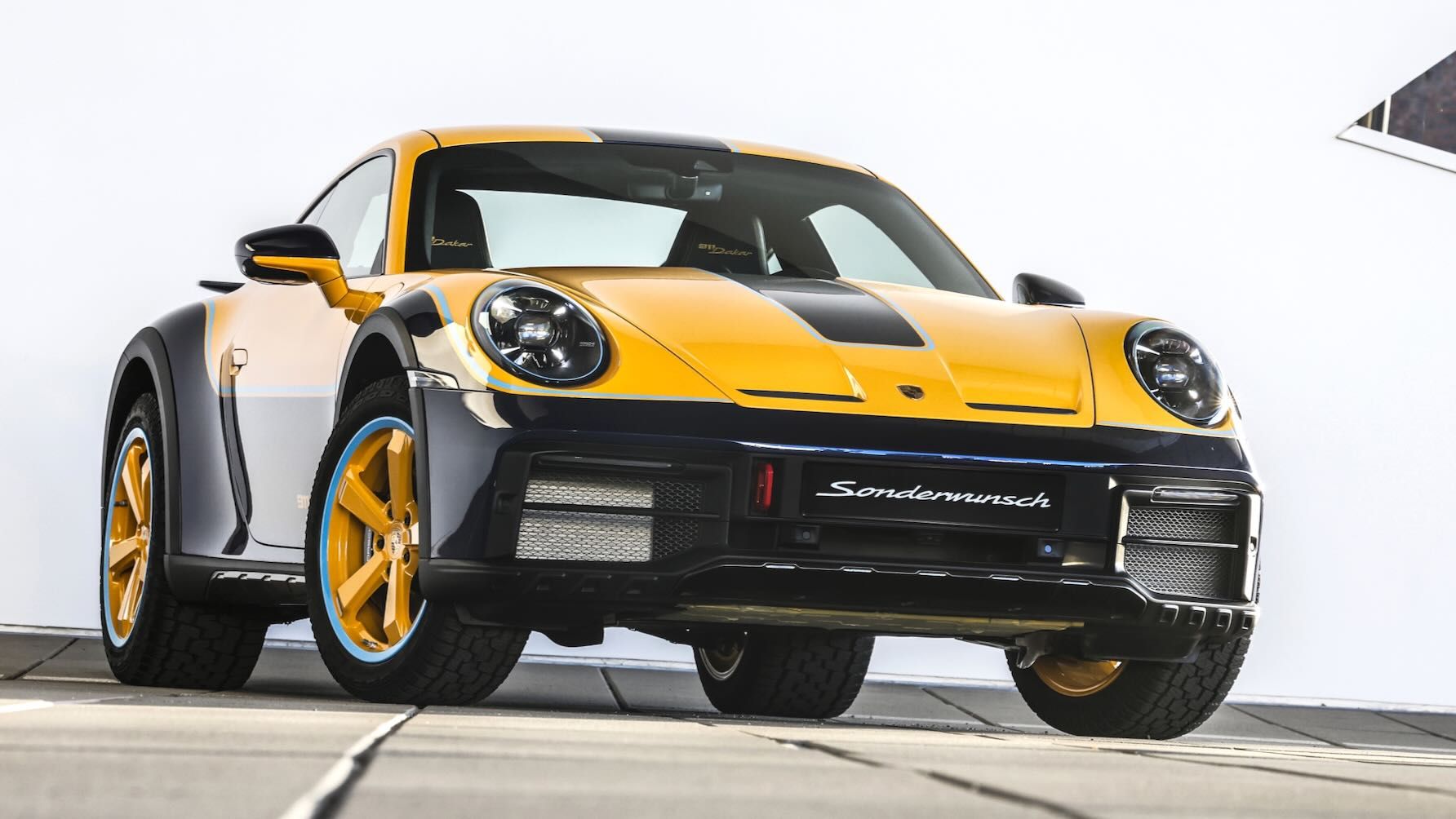 Porsche_911-Sonderwunsch-Dakar.jpeg