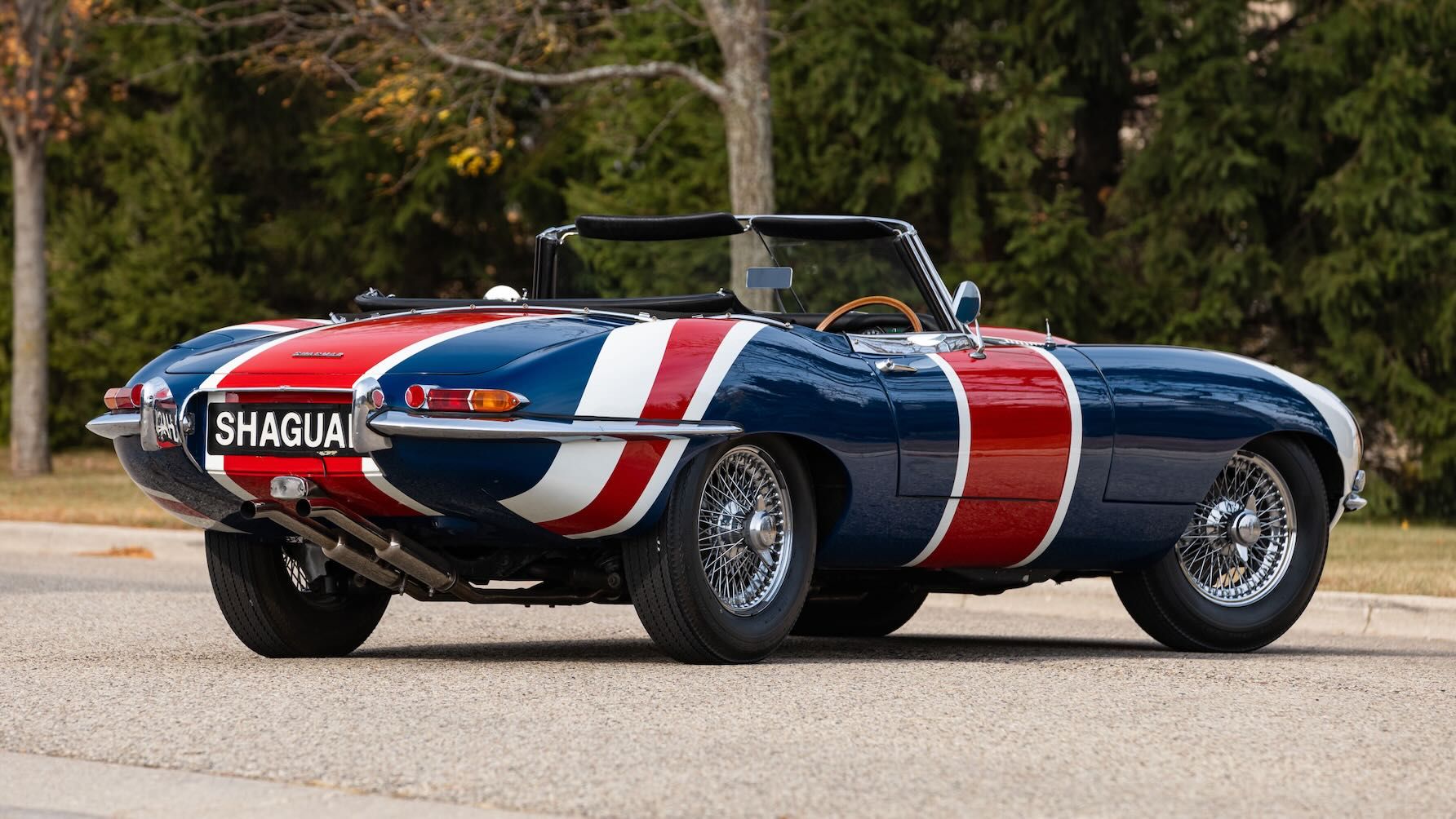 Jaguar-E-Type-Shaguar-Austin-Powers_414644.jpeg