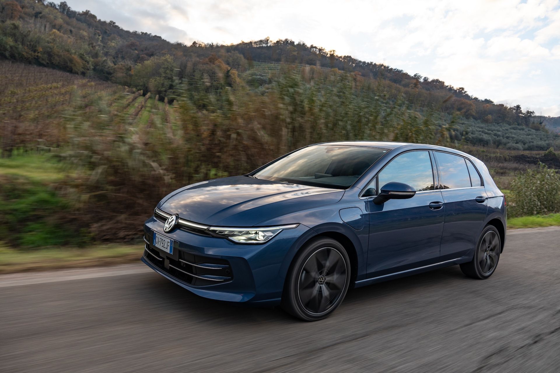 Volkswagen-Golf-eHybrid-2.jpeg