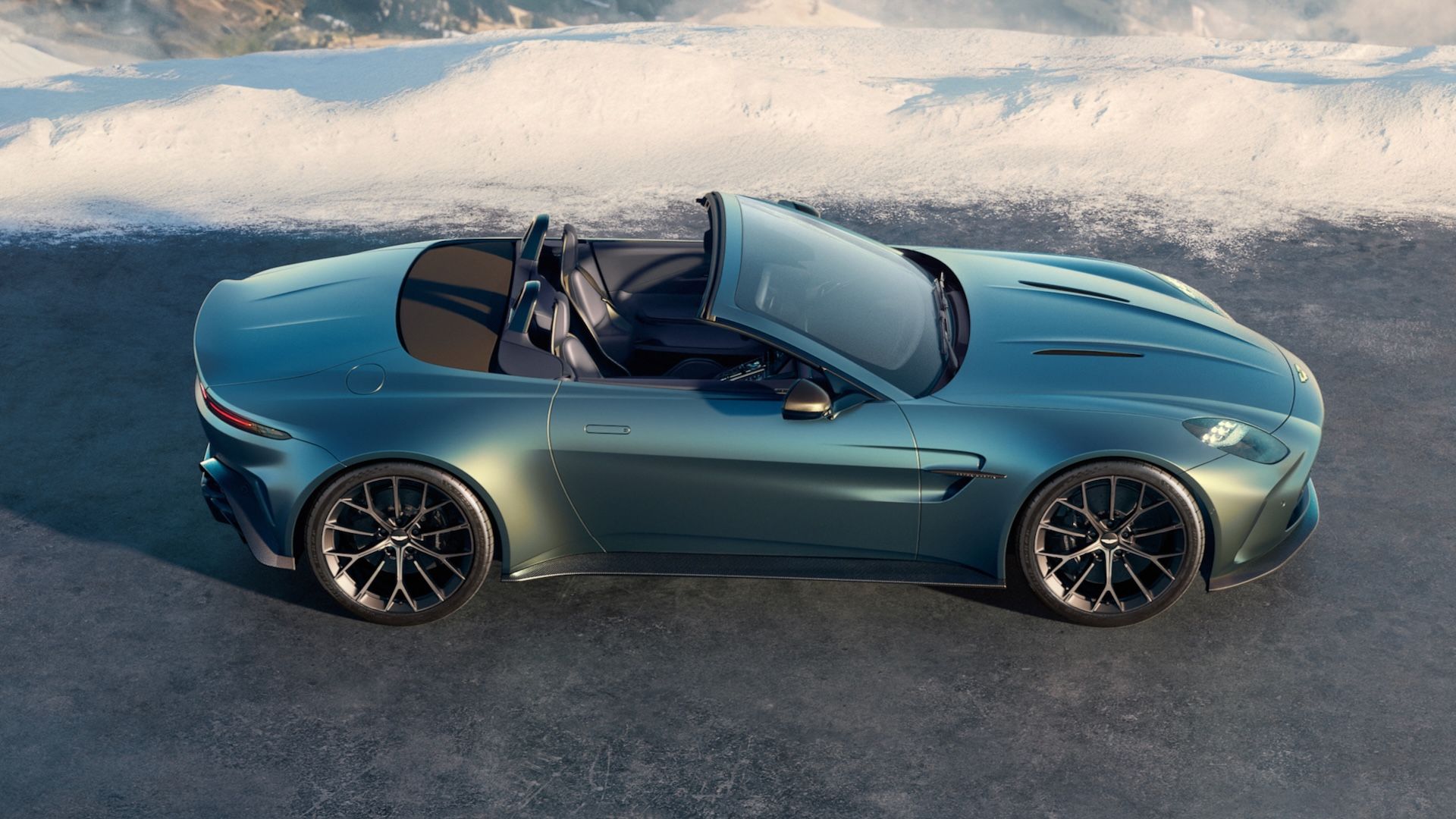 aston-martin-vantage-roadster-2025-9.jpeg