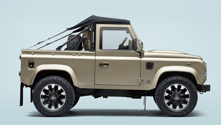 Land-Rover-Classic-Defender-V8-Soft-Top-002.jpg