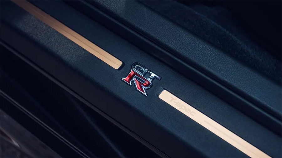 Nissan-GT-R-T-spec-002.jpg