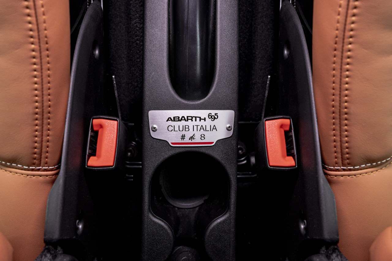 Abarth-695-Club-Italia-009.jpg