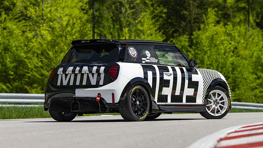 MINI-JCW-24-Ore-Nurburgring-2025-002.jpg