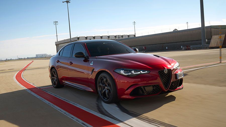 Alfa-Romeo-Giulia-Quadrifoglio-Collezione_001.jpg