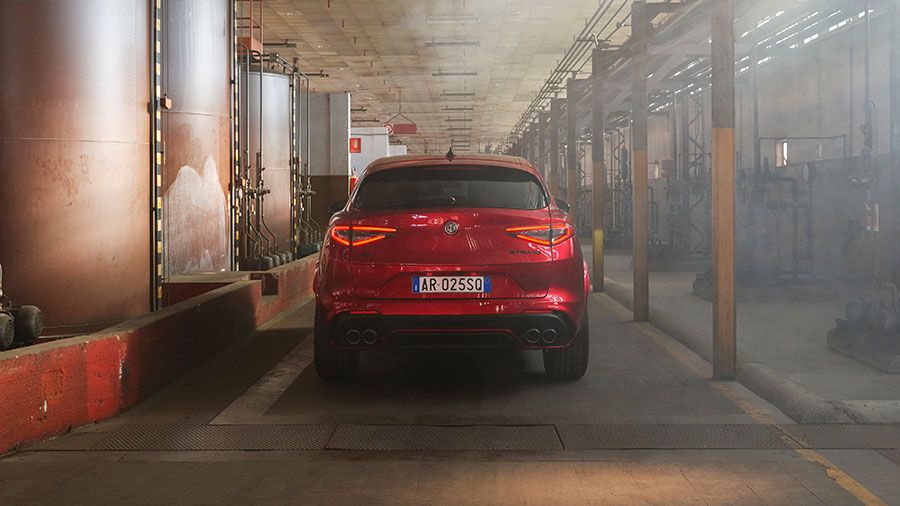 Alfa-Romeo-Stelvio-Quadrifoglio-Collezione_004.jpg