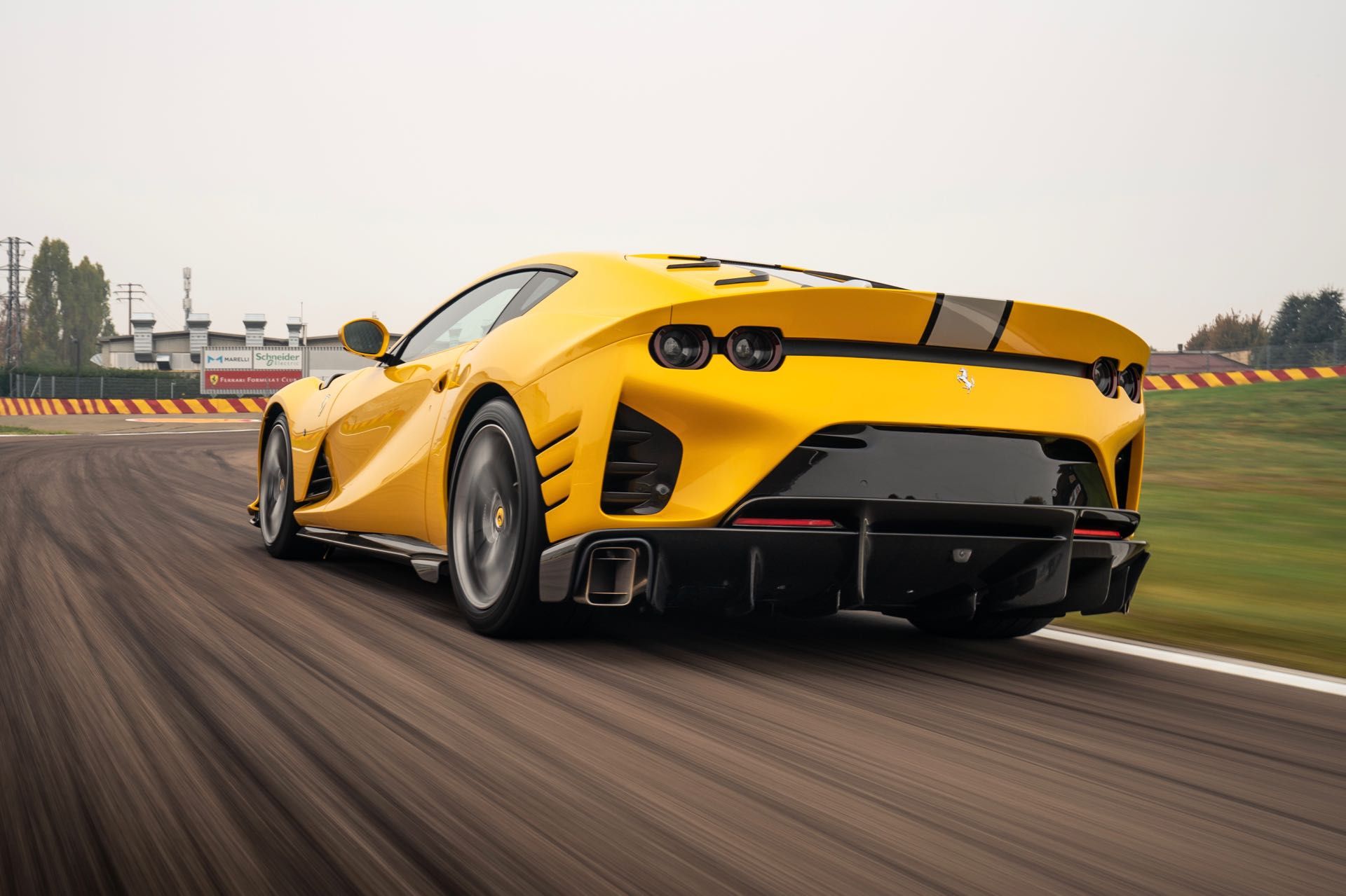 Ferrari 812 Competizione