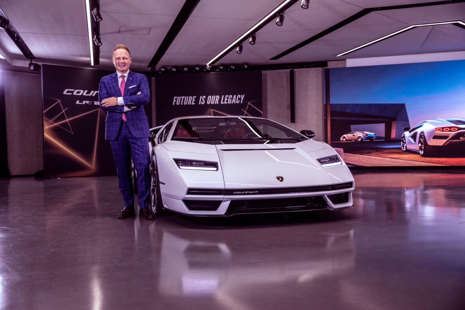 Lamborghini Countach LPI 800-4 Mitja Borkert