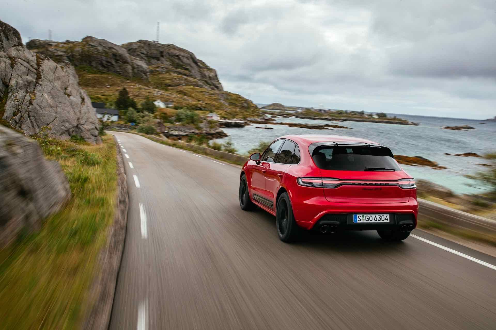Porsche Macan vista posteriore