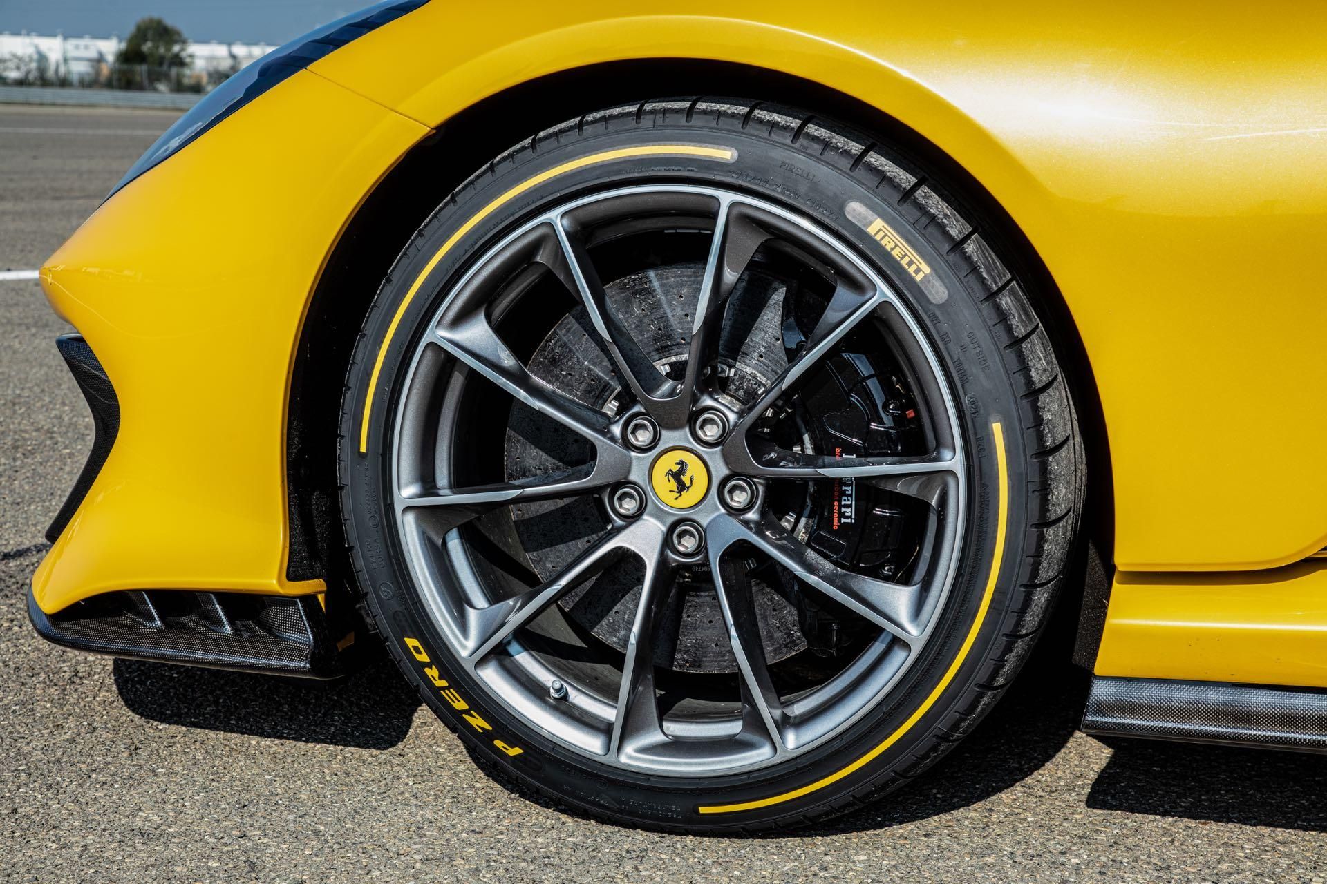 Ferrari-812-Competizione - 5.jpg