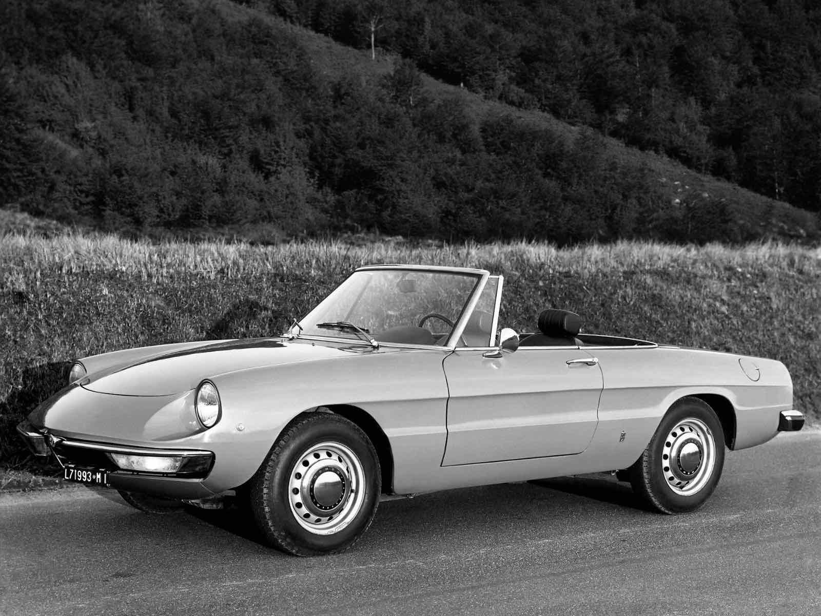 alfa_romeo_spider_1300_junior_9.jpeg