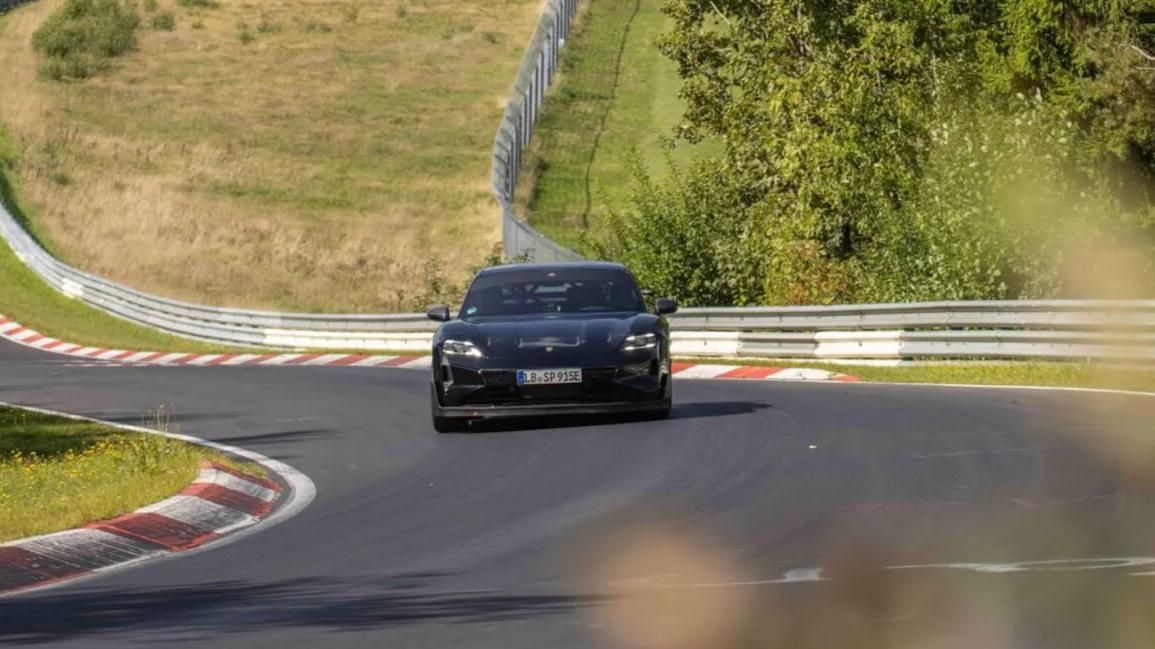 Porsche-Taycan-2024-Nurburgring-5.jpeg