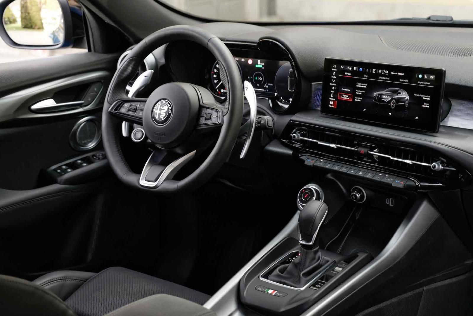 Alfa Romeo Tonale - interni - plancia