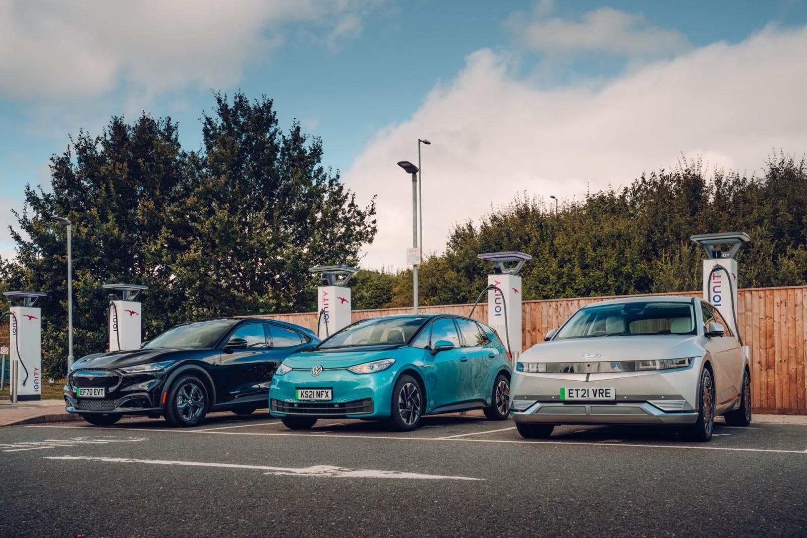 Hyundai Ioniq 5 - Volkswagen ID.3 - Ford Mustang Mach-E