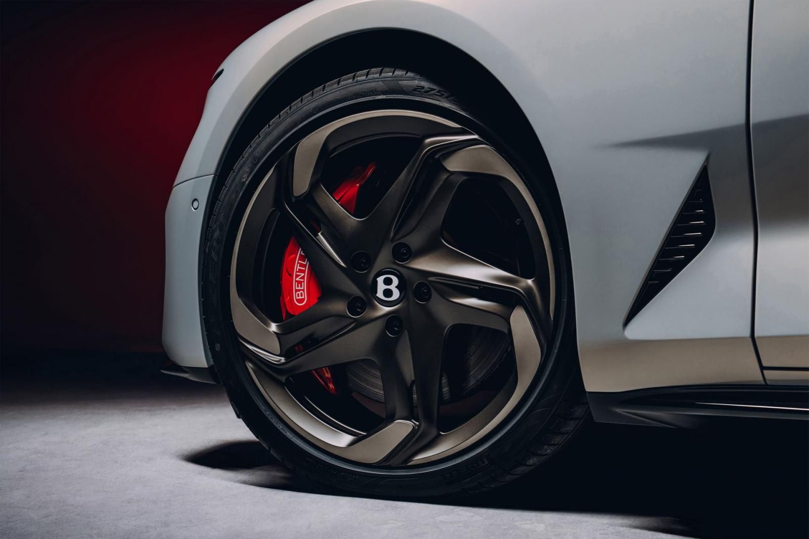 Bentley Mulliner Batur cerchi e freni