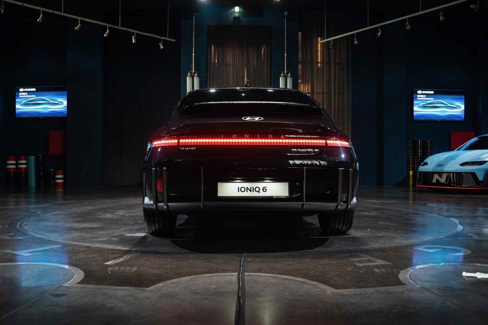 Hyundai IONIQ 6 - vista posteriore