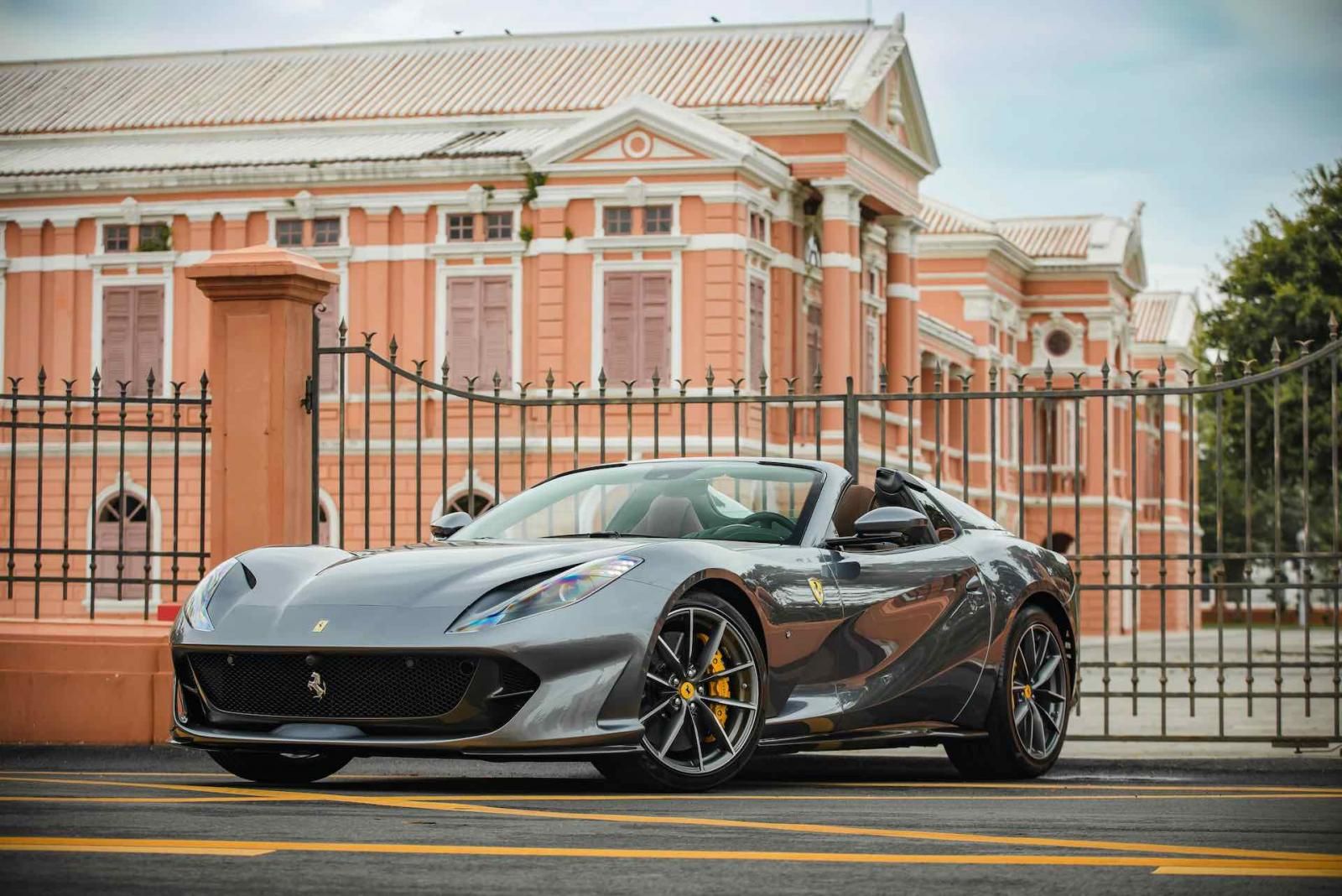 ferrari_812_gts auto con motore V12