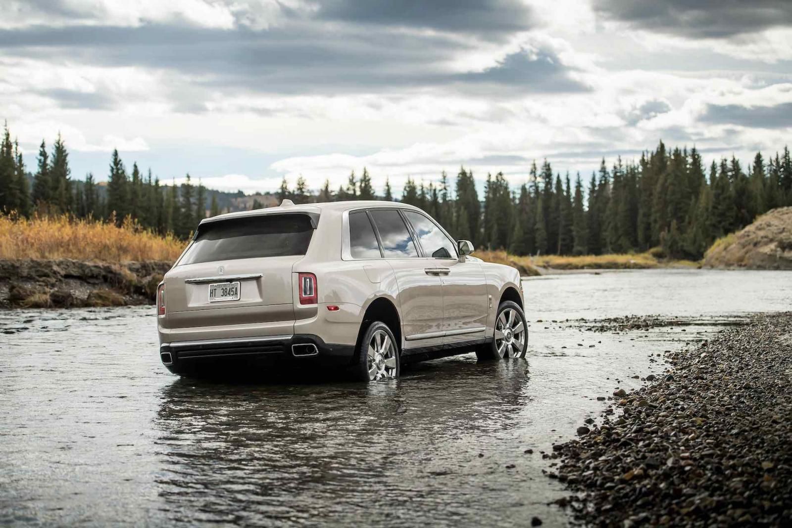 rolls-royce_cullinan - offroad