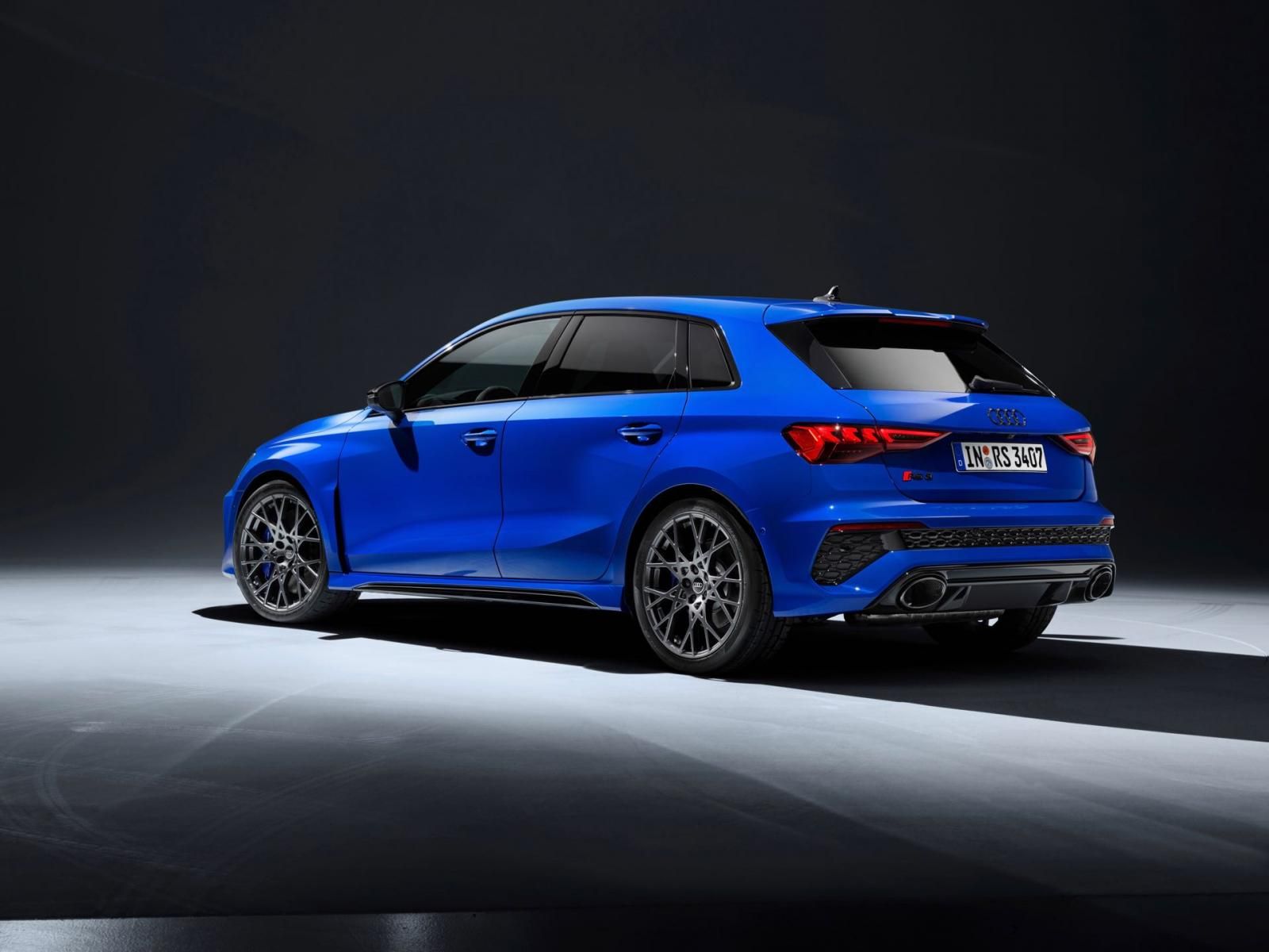 Audi RS 3 performance edition blu